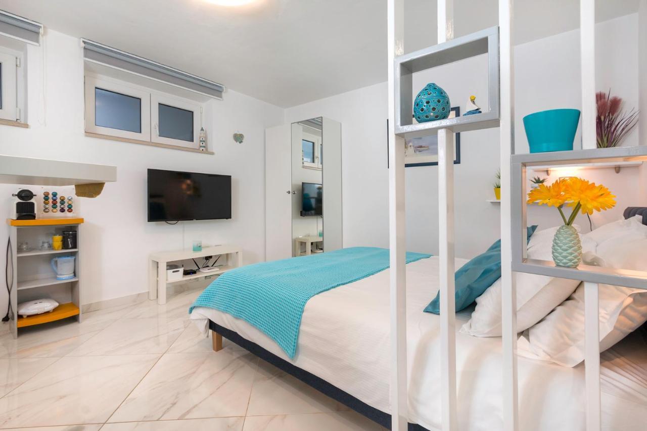 Blue Star Apartment Premantura Exterior foto
